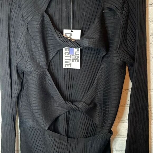 Future Collective Women’s Party Twisted Back Crewneck Pullover Black Sweater 1X - Picture 4 of 5